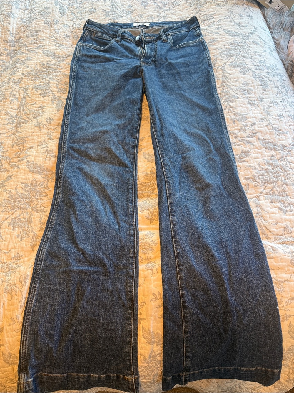 Classic Flare Jeans in Dark Blue